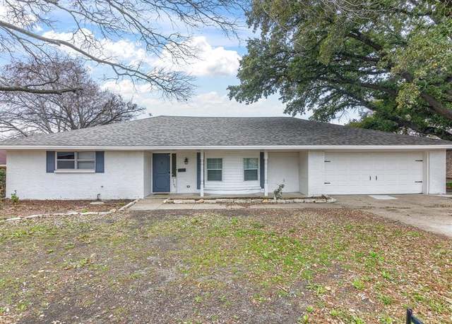 Property at 3709 Ashford Ave, Fort Worth, TX 76133, 4 beds, 2.5 baths