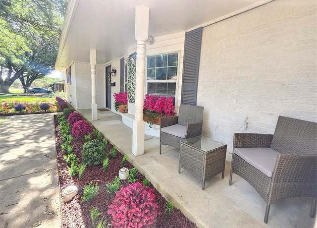 Property at 3709 Ashford Ave, Fort Worth, TX 76133, 4 beds, 2.5 baths