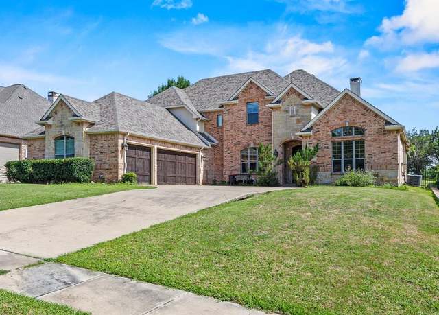 Property at 804 Bentwater Pkwy, Grand Prairie, TX 75104, 5 beds, 4.5 baths