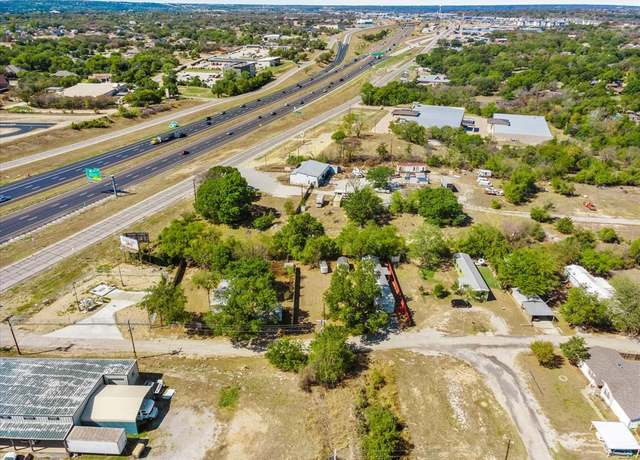 Property at 103 Ranch Oak Dr, Weatherford, TX 76087, 2 beds, 1 bath
