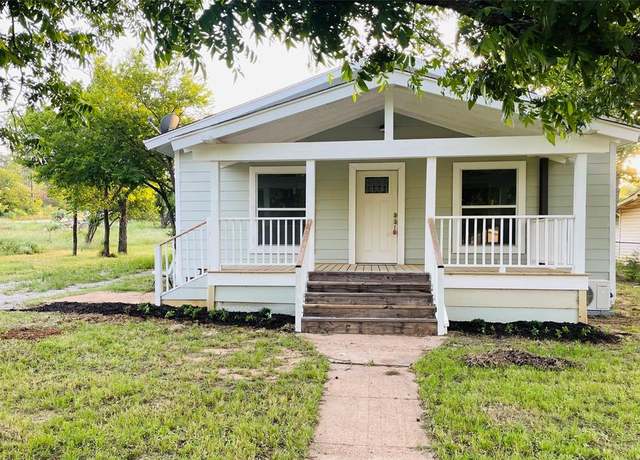 Property at 215 S Madera St, Eastland, TX 76448, 4 beds, 2 baths
