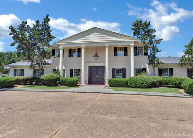 Property at 2409 Benton Rd, Bossier City, LA 71111, 4 beds, 3.5 baths