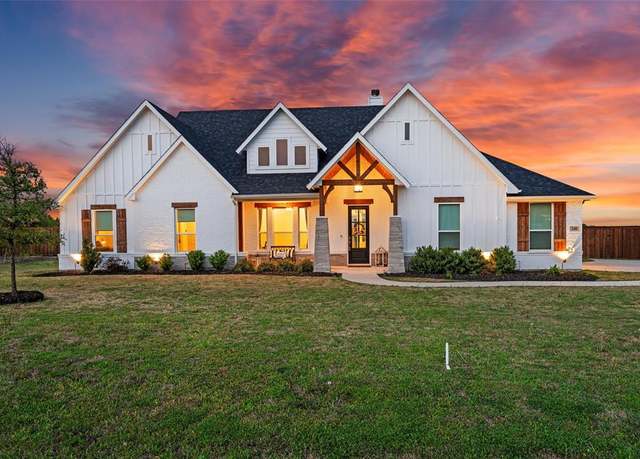 Property at 240 Fair Meadows Dr, Waxahachie, TX 75165, 4 beds, 3 baths