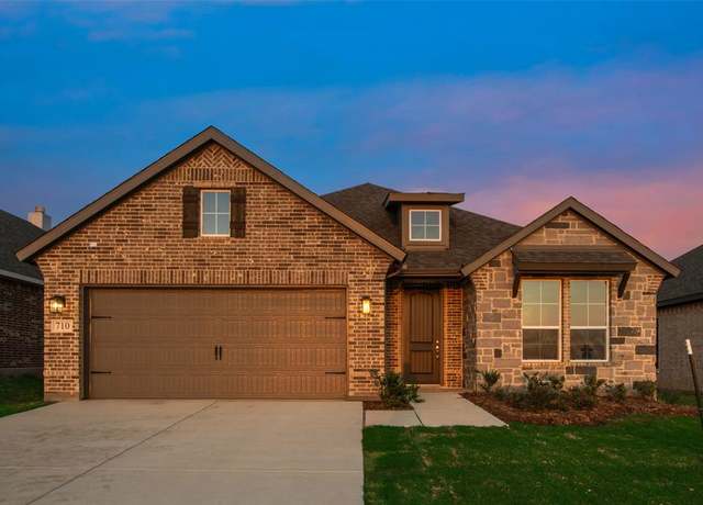 Property at 710 Juneau St, Gainesville, TX 76240, 4 beds, 2 baths