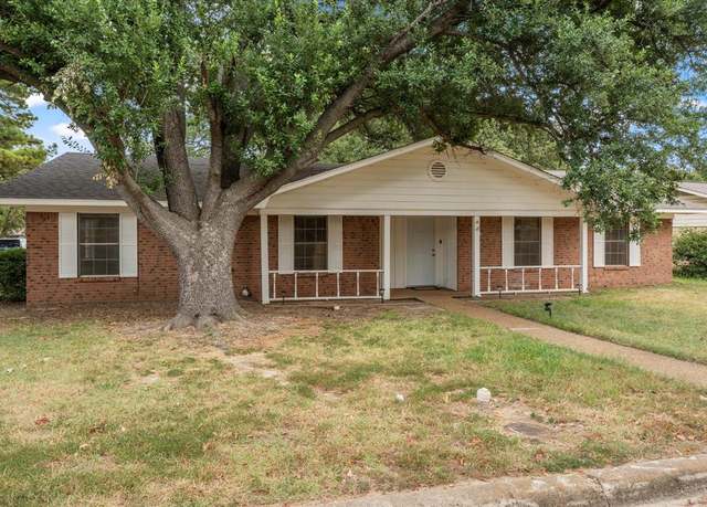 Property at 1801 S Florey Ave, Mount Pleasant, TX 75455, 3 beds, 2 baths