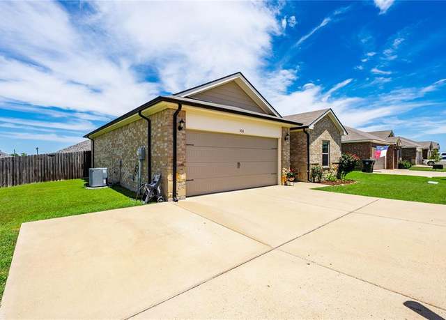 Property at 306 Breaux Ln, Mabank, TX 75147, 3 beds, 2 baths