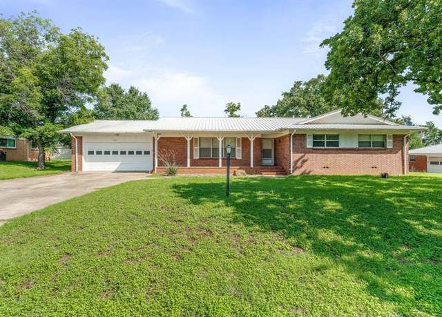 Property at 1007 College Ave, Glen Rose, TX 76043, 3 beds, 2 baths