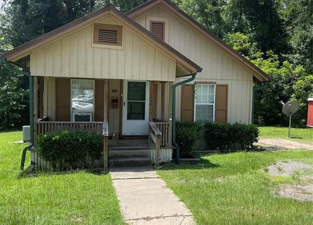 Property at 1860 Mason Dr, Haynesville, LA 71038, 2 beds, 1 bath