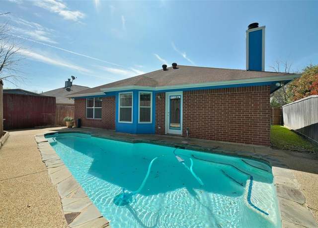 Property at 5554 Northfield Dr, Fort Worth, TX 76179, 3 beds, 2 baths
