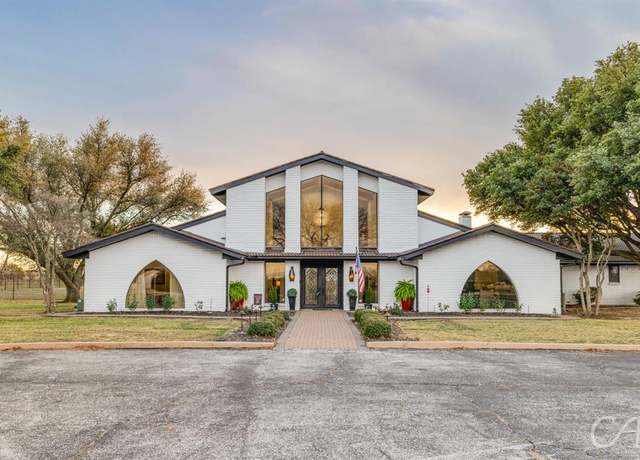Property at 4833 Meadow Dr, Abilene, TX 79606, 4 beds, 4 baths