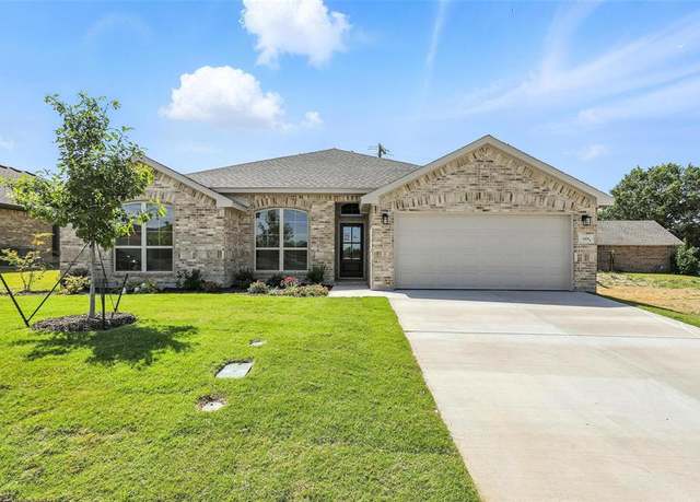 Property at 1419 Quail Creek Dr, Cleburne, TX 76033, 4 beds, 2 baths