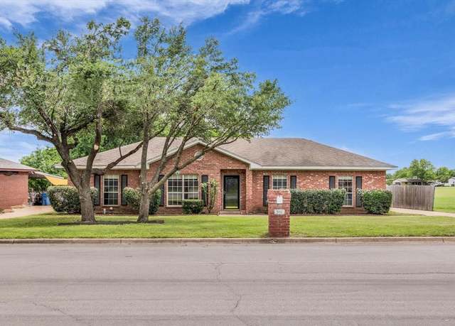 Property at 506 W Warren St, Hewitt, TX 76643, 4 beds, 2 baths