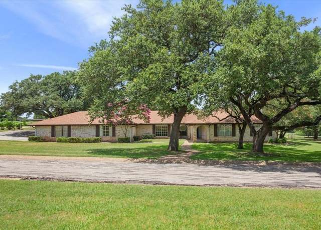 Property at 153 Eagle Canyon Dr, China Spring, TX 76633, 4 beds, 2.5 baths