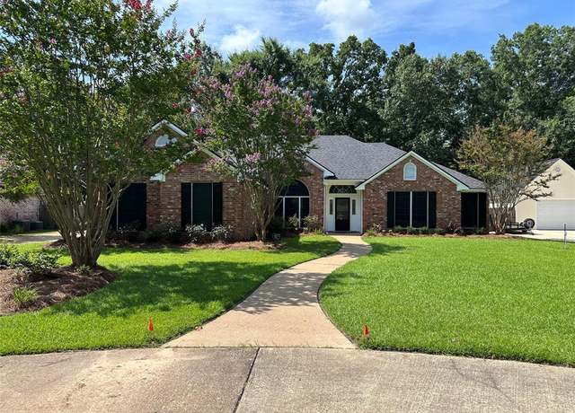 Property at 5025 Willow Chase Dr, Benton, LA 71006, 4 beds, 2.5 baths