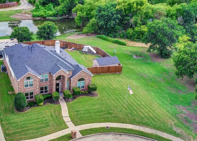 Property at 1537 Eaglepoint Dr, Carrollton, TX 75007, 5 beds, 4 baths