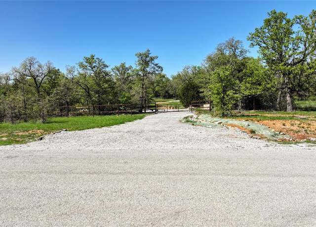 Property at 321 Silver Leaf Dr, Sunset, TX 76270