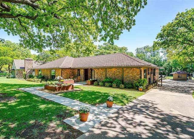 Property at 332 Driftwood Ct, Azle, TX 76020, 3 beds, 2 baths