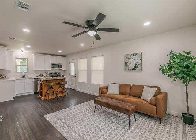 Property at 516 New Hope St, Terrell, TX 75160, 3 beds, 2 baths