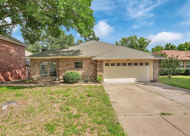 Property at 5606 Polo Club Dr, Arlington, TX 76017, 3 beds, 2 baths