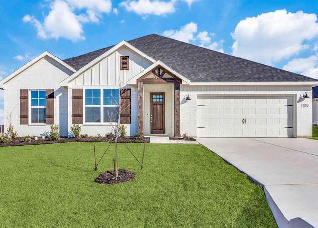 Property at 11712 Blackfoot Ct, Godley, TX 76044, 4 beds, 2.5 baths