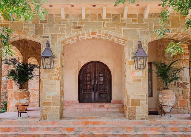 Property at 3380 Westridge Dr, Weatherford, TX 76087, 6 beds, 7.5 baths