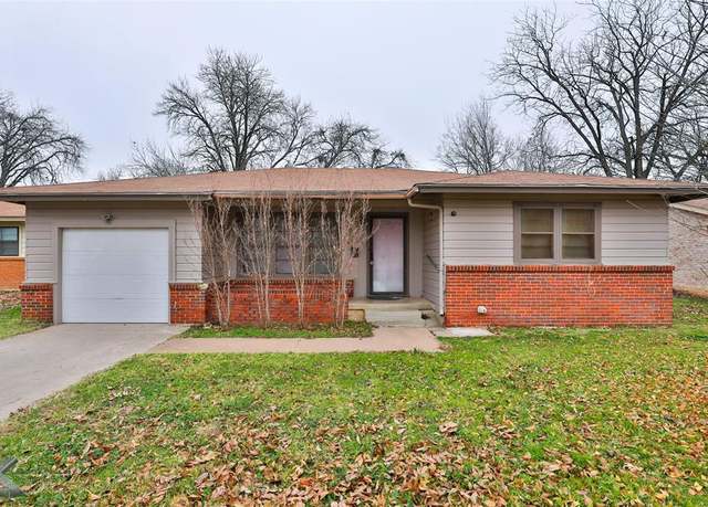 Property at 2124 S 34th St, Abilene, TX 79605, 3 beds, 1.5 baths