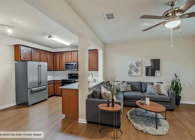 Property at 2506 Durango Ridge Dr, Bedford, TX 76021, 2 beds, 2.5 baths