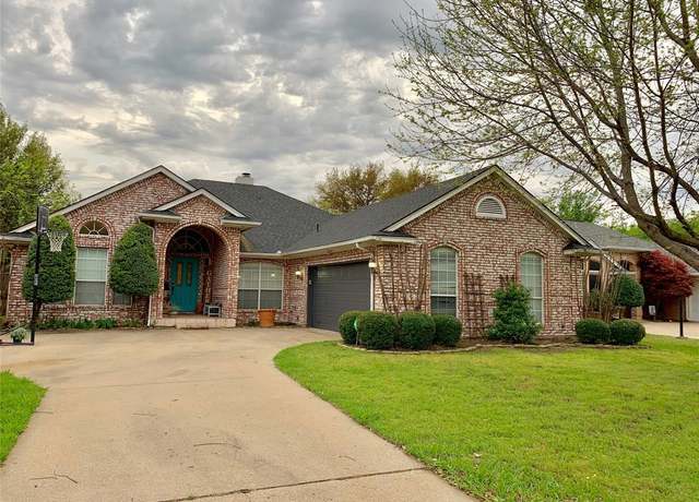 Property at 1507 Bridge Water Ln, Mansfield, TX 76063, 3 beds, 2 baths