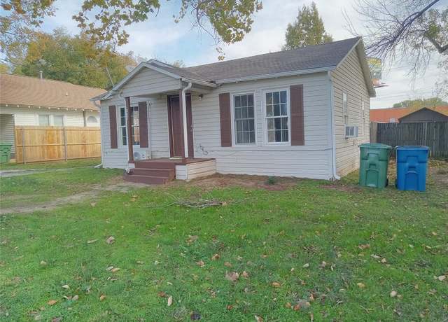Property at 807 Chestnut St, Aubrey, TX 76227, 2 beds, 1 bath