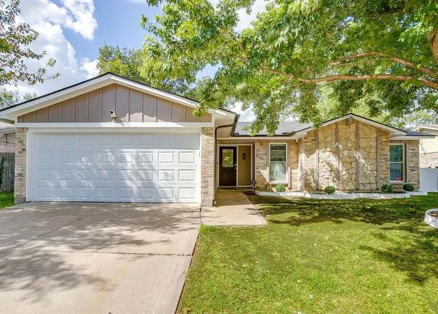 Property at 125 Cimarron Ln, Arlington, TX 76014, 4 beds, 2 baths