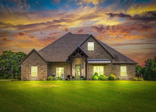 Property at 2919 County Road 3514, Greenville, TX 75402, 3 beds, 4 baths