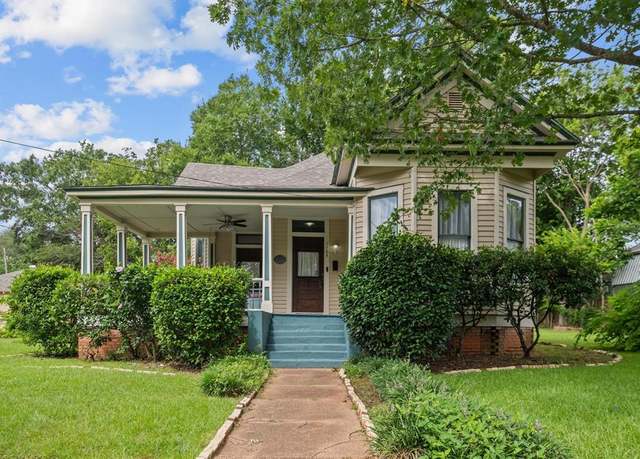 Property at 1105 N Sycamore St, Palestine, TX 75801, 2 beds, 1 bath