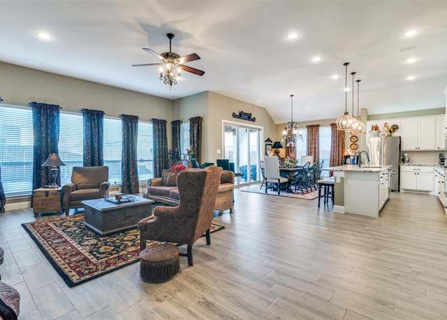 Property at 224 Chesapeake Dr, Forney, TX 75126, 4 beds, 3.5 baths