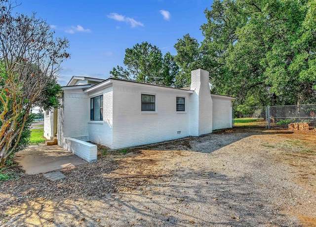 Property at 2297 US Highway 69, Denison, TX 75021, 2 beds, 1 bath