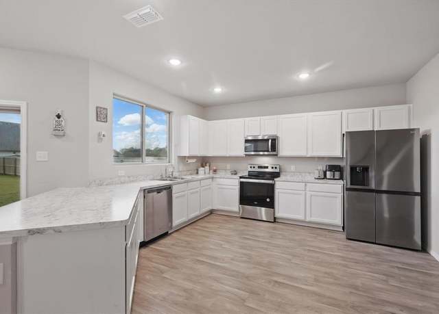 Property at 1305 Benwick Dr, Van Alstyne, TX 75495, 4 beds, 2.5 baths