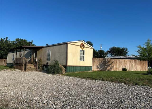 Property at 128 Donna Ct, Hudson Oaks, TX 76087, 3 beds, 2 baths
