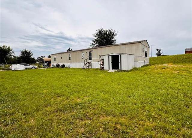 Property at 128 May Reed Dr, Decatur, TX 76249, 3 beds, 2 baths