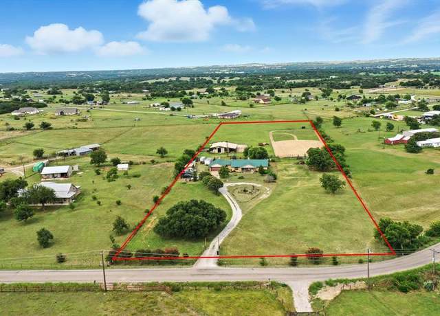 Property at 1220 Sweet Springs Rd, Weatherford, TX 76088, 3 beds, 3 baths