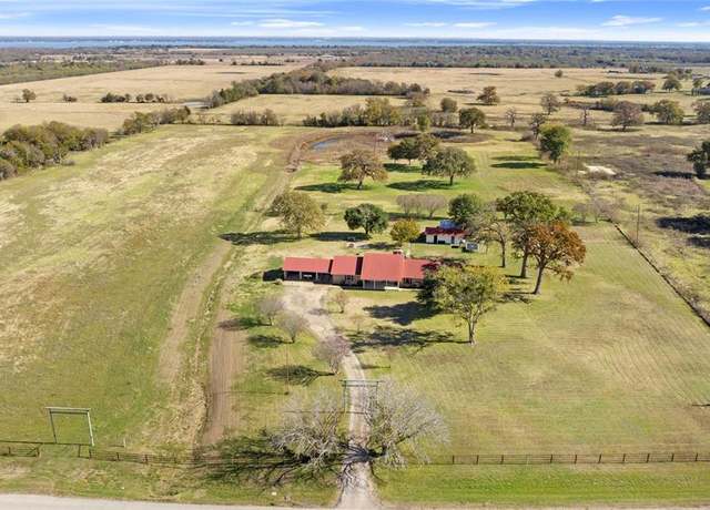 Property at 20009 State Highway 274, Kemp, TX 75143, 3 beds, 4 baths