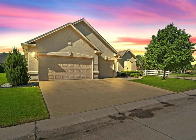 Property at 8800 Freeport Dr, Denton, TX 76207, 3 beds, 2.5 baths
