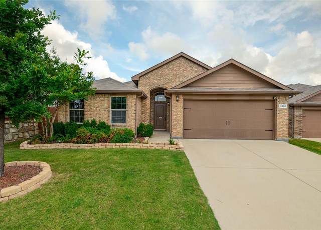 Property at 4248 Gallowgate Dr, Fort Worth, TX 76123, 4 beds, 2 baths