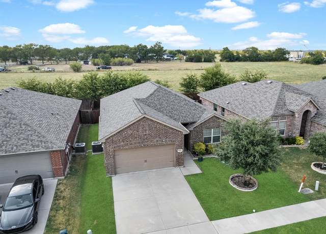 Property at 9225 Vistamill Trl, Fort Worth, TX 76179, 3 beds, 2 baths