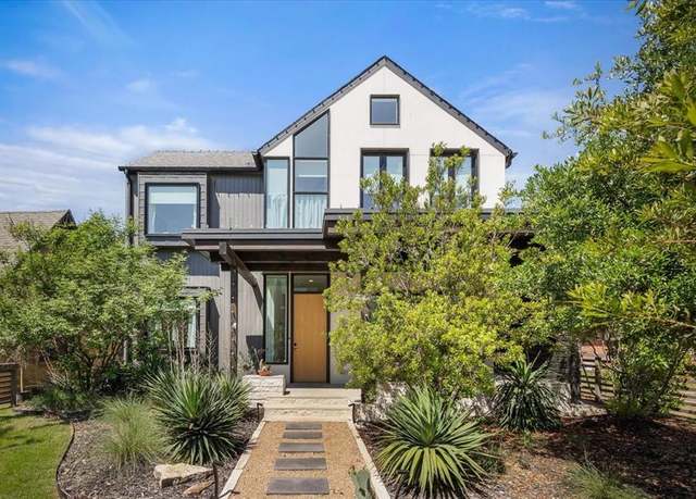 Property at 2208 Thomas Pl, Fort Worth, TX 76107, 4 beds, 4 baths