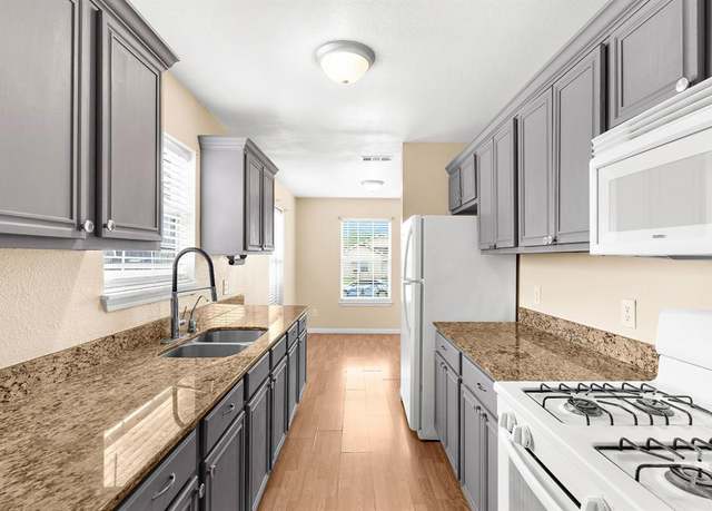 Property at 1702 Manor Gdn, Greenville, TX 75401, 3 beds, 2 baths