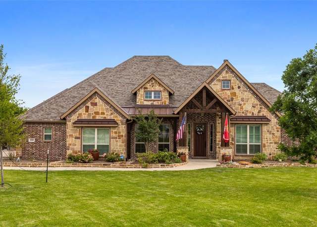 Property at 4100 Roberts Ln, Midlothian, TX 76065, 3 beds, 2.5 baths