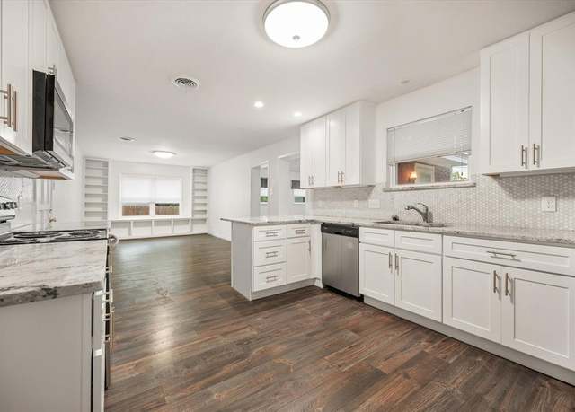 Property at 2250 Capri Dr, Fort Worth, TX 76114, 3 beds, 2 baths