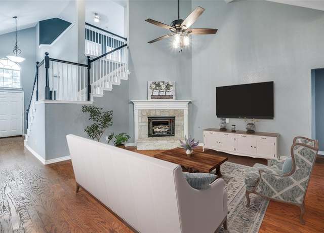 Property at 5013 Marineway Dr, Fort Worth, TX 76135, 4 beds, 3 baths