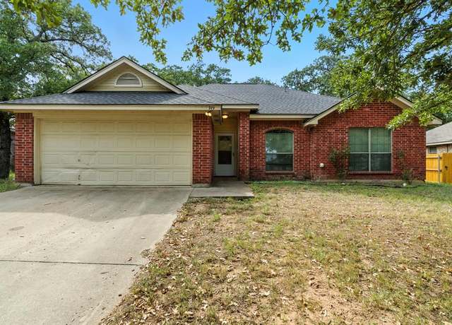 Property at 749 Oak Park Dr, Azle, TX 76020, 3 beds, 2 baths