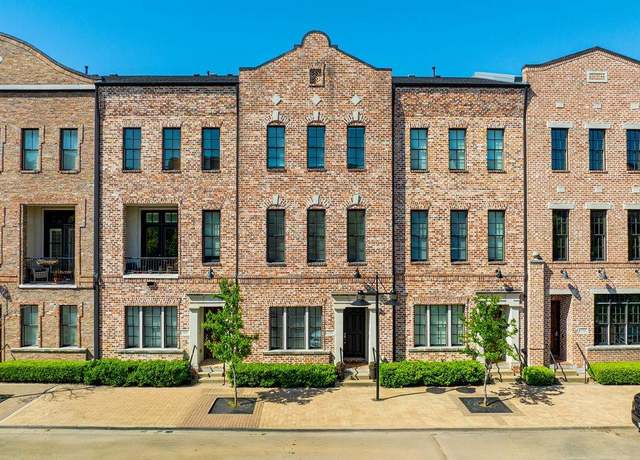 Property at 751 S Cesar Chavez Blvd, Dallas, TX 75201, 3 beds, 3.5 baths
