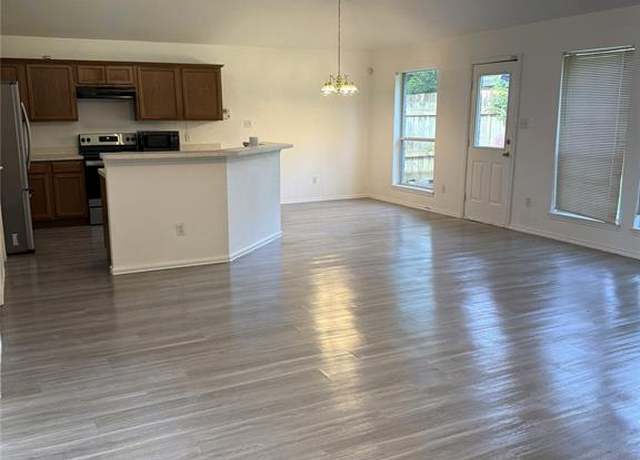 Property at 334 River Oaks Ln, Canton, TX 75103, 3 beds, 2 baths